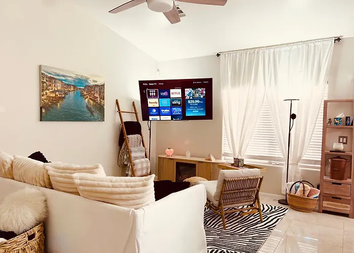 Holiday home And Surprise Spring Training Getaway Heated And Private Sauna, Pool, Fitness Gym Equip, Kitchen Stacked To The Max *